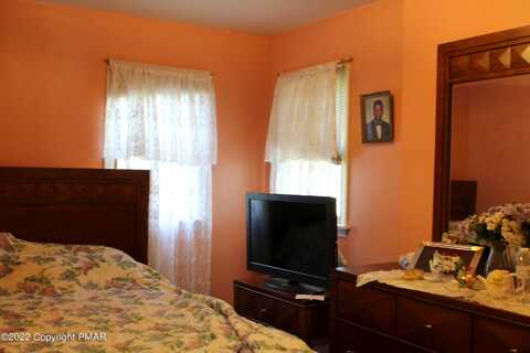 Deer, EAST STROUDSBURG, PA 18302