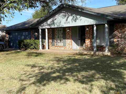 Jan Lee, BURKBURNETT, TX 76354