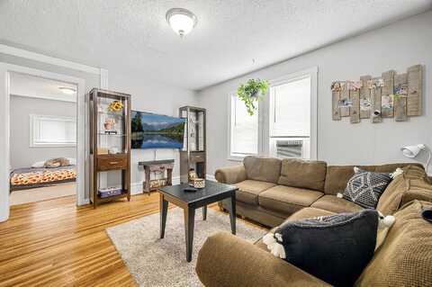 Edmund, SAINT PAUL, MN 55104