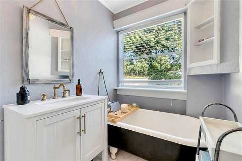 10Th, MOUNT DORA, FL 32757