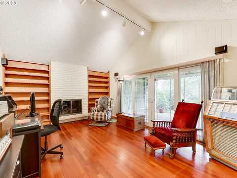 Touchstone, LAKE OSWEGO, OR 97035