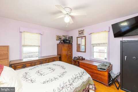 Wood, WINCHESTER, VA 22601