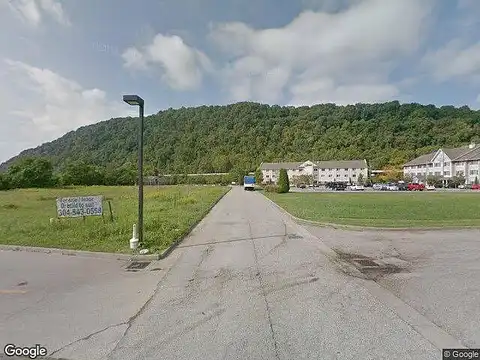 Alex Ln, Charleston, WV 25304