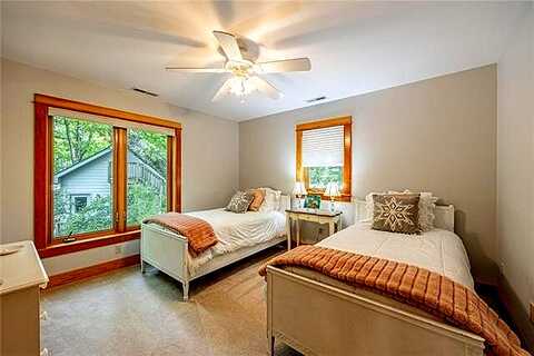 Blackrock, ROSELAND, VA 22967