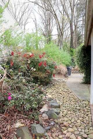 Broad, ATLANTA, GA 30344