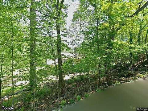 Broken Ski, HENRYVILLE, PA 18332