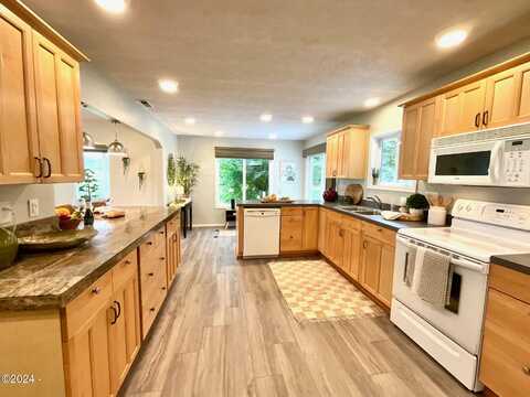Resort, CLOVERDALE, OR 97112