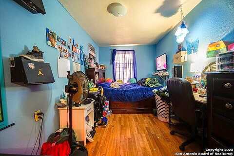 Bernard, SAN ANTONIO, TX 78221