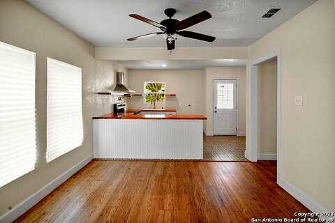 Halliday, SAN ANTONIO, TX 78210