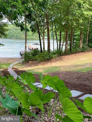 Fireside, SPOTSYLVANIA, VA 22551