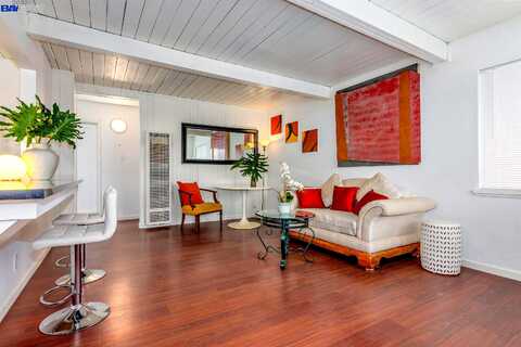 Frances, SAN PABLO, CA 94806