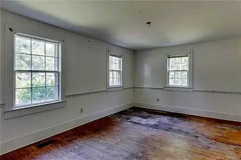 Gloucester, SALUDA, VA 23149