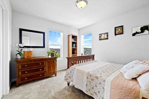 Scarlet Oak, WAUKESHA, WI 53188