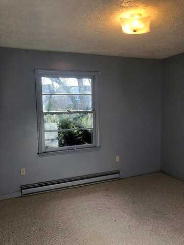 Robin, BLUEFIELD, VA 24605