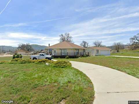 Pinehurst, TEHACHAPI, CA 93561