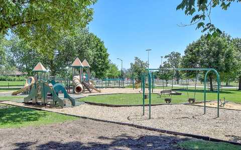 Maplewood, GREENDALE, WI 53129