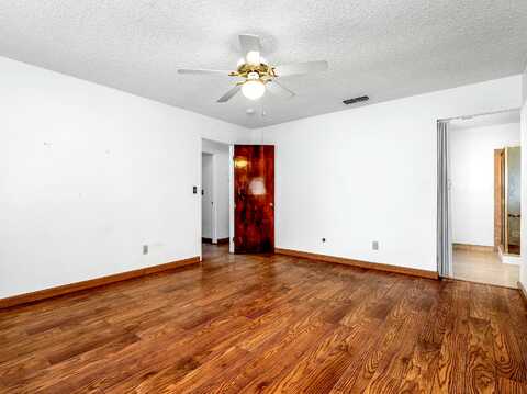Royal Oaks, VISALIA, CA 93277