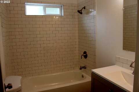 Hemlock, LONGVIEW, WA 98632