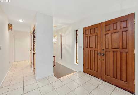 Dellwood, LAKE OSWEGO, OR 97034