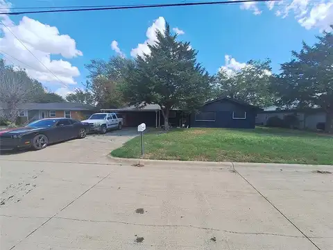 Warden, BENBROOK, TX 76126