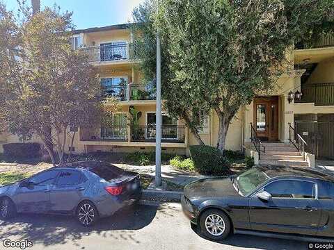 Radford, VALLEY VILLAGE, CA 91607