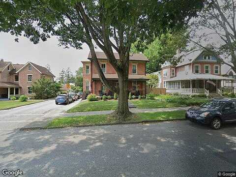 Broad, KENNETT SQUARE, PA 19348