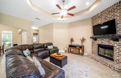Cove, NAVARRE, FL 32566