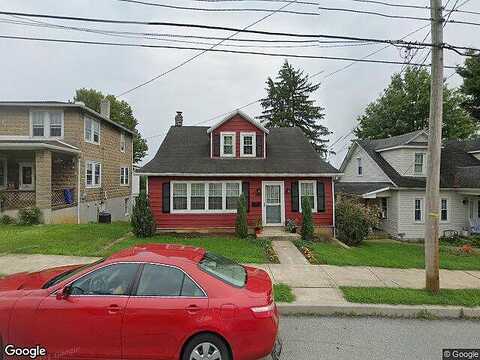 Market, HALLAM, PA 17406