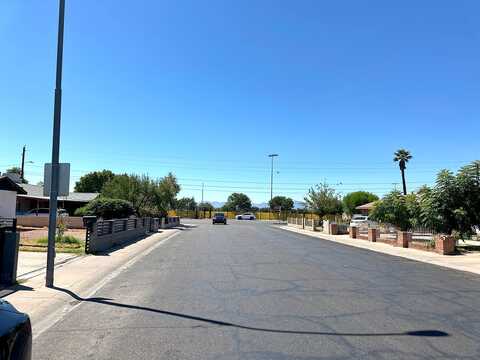 80Th, PHOENIX, AZ 85033