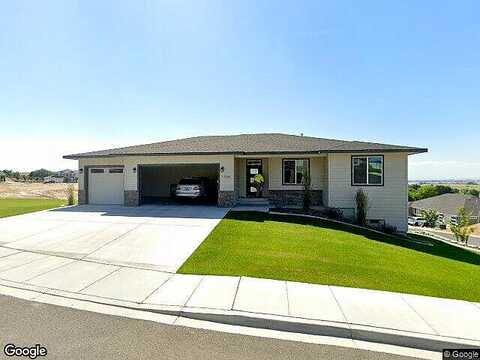 Ivy, SUNNYSIDE, WA 98944