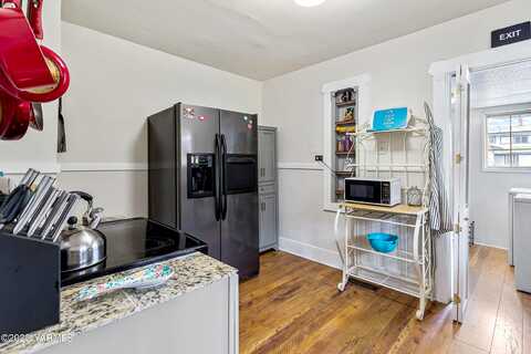14Th, YAKIMA, WA 98902