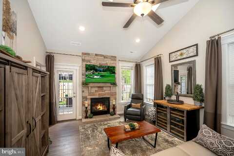 Finley Rose, FREDERICKSBURG, VA 22407