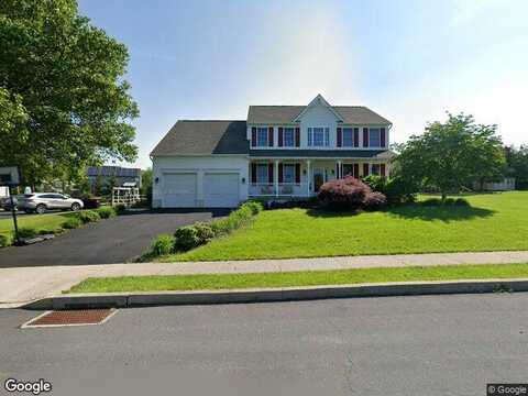 Brooke, PENNSBURG, PA 18073