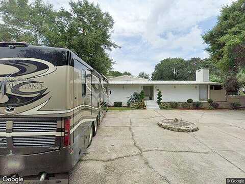 Julia, GULF BREEZE, FL 32561