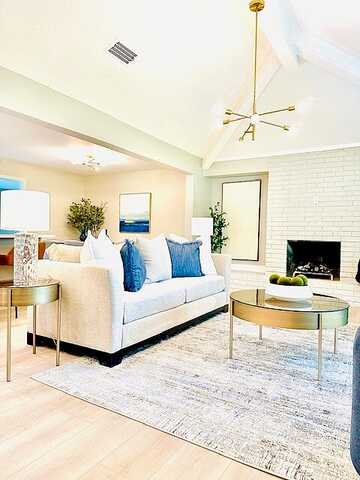 Kip, PINEHURST, TX 77362