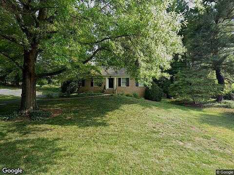 Woodrow, STAUNTON, VA 24401