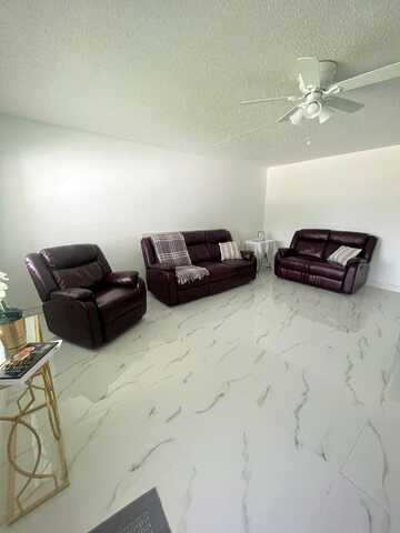 Upminster F, DEERFIELD BEACH, FL 33442