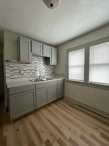 20Th, MILWAUKEE, WI 53206