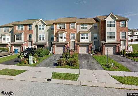 Sara, HANOVER, PA 17331