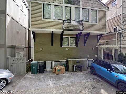 Riviera, SEATTLE, WA 98125