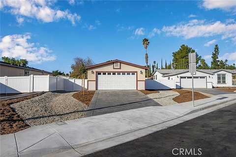Larissa Ct, Perris, CA 92570