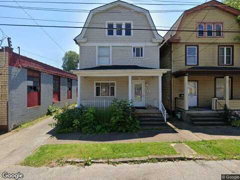 9Th St, Beaver Falls, PA 15010