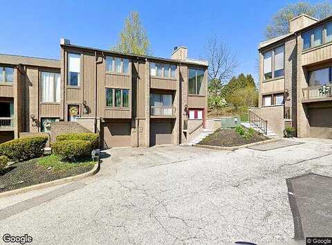 Locust, PITTSBURGH, PA 15237