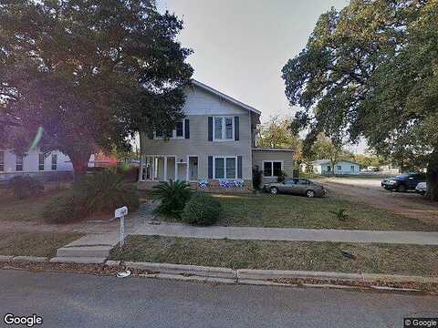 Hubbard, YOAKUM, TX 77995