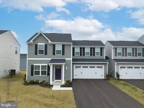 Raeann Dr, Greencastle, PA 17225