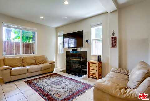 Etiwanda Ave, Tarzana, CA 91356
