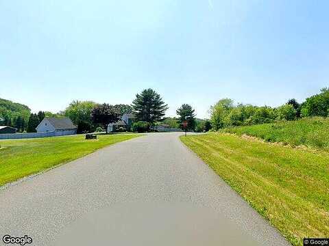 E E Church St, Slatington, PA 18080