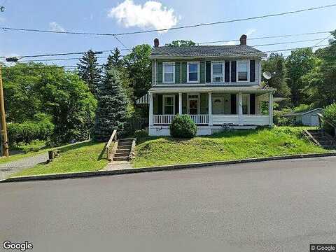 S S 2Nd St, Emmaus, PA 18049