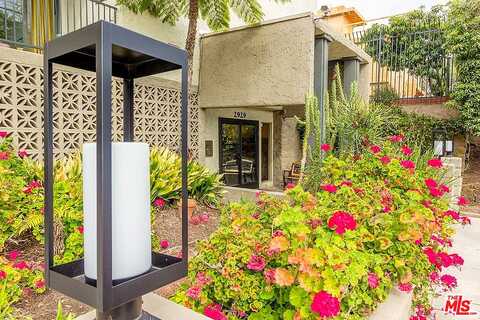 Waverly Dr, Los Angeles, CA 90039