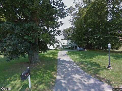 Longchamps Dr, Devon, PA 19333